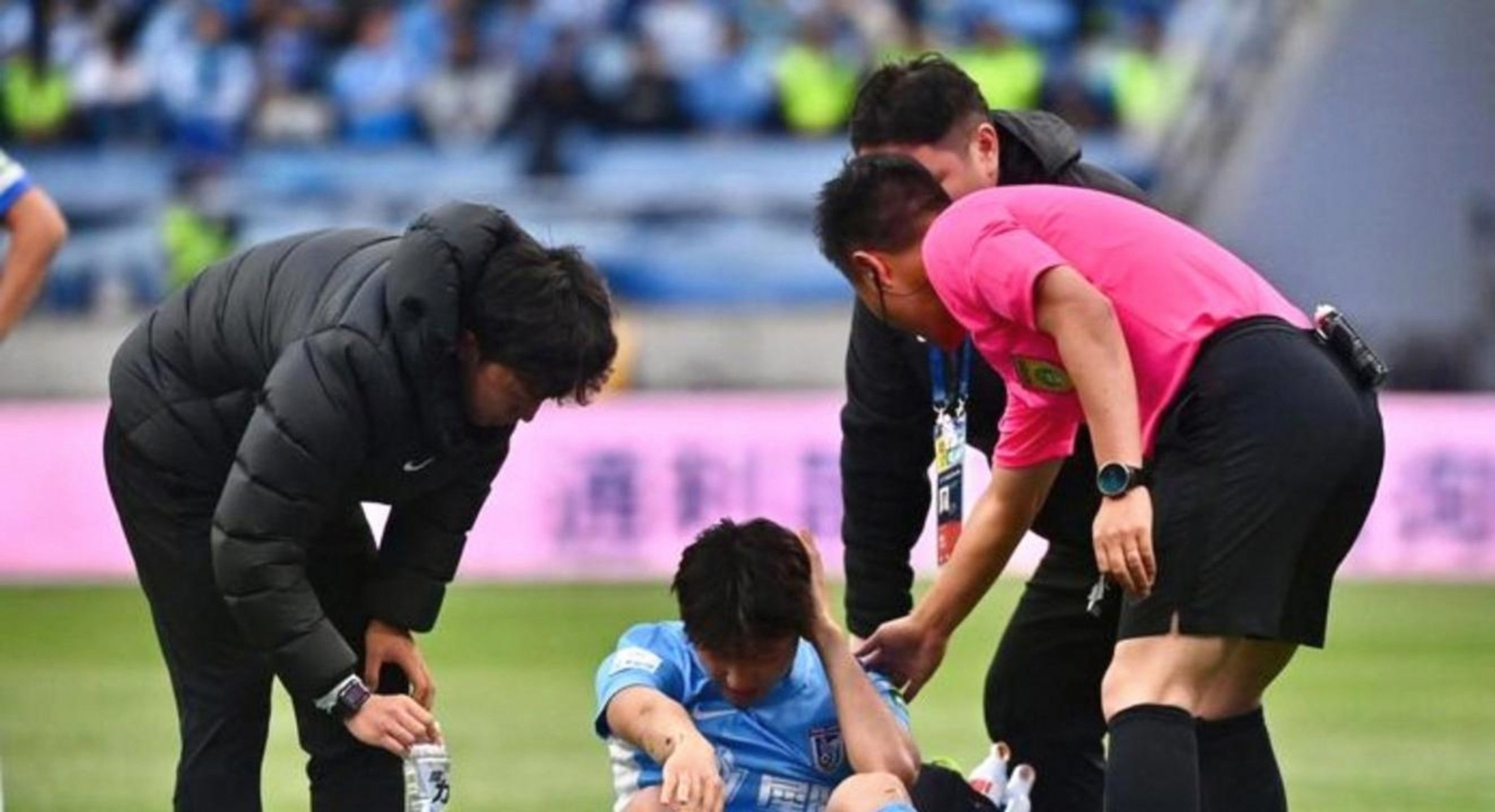  中超赛程吃紧，罗马关键时刻内部沟通，更衣室稳定，赛程密集仍需轮换