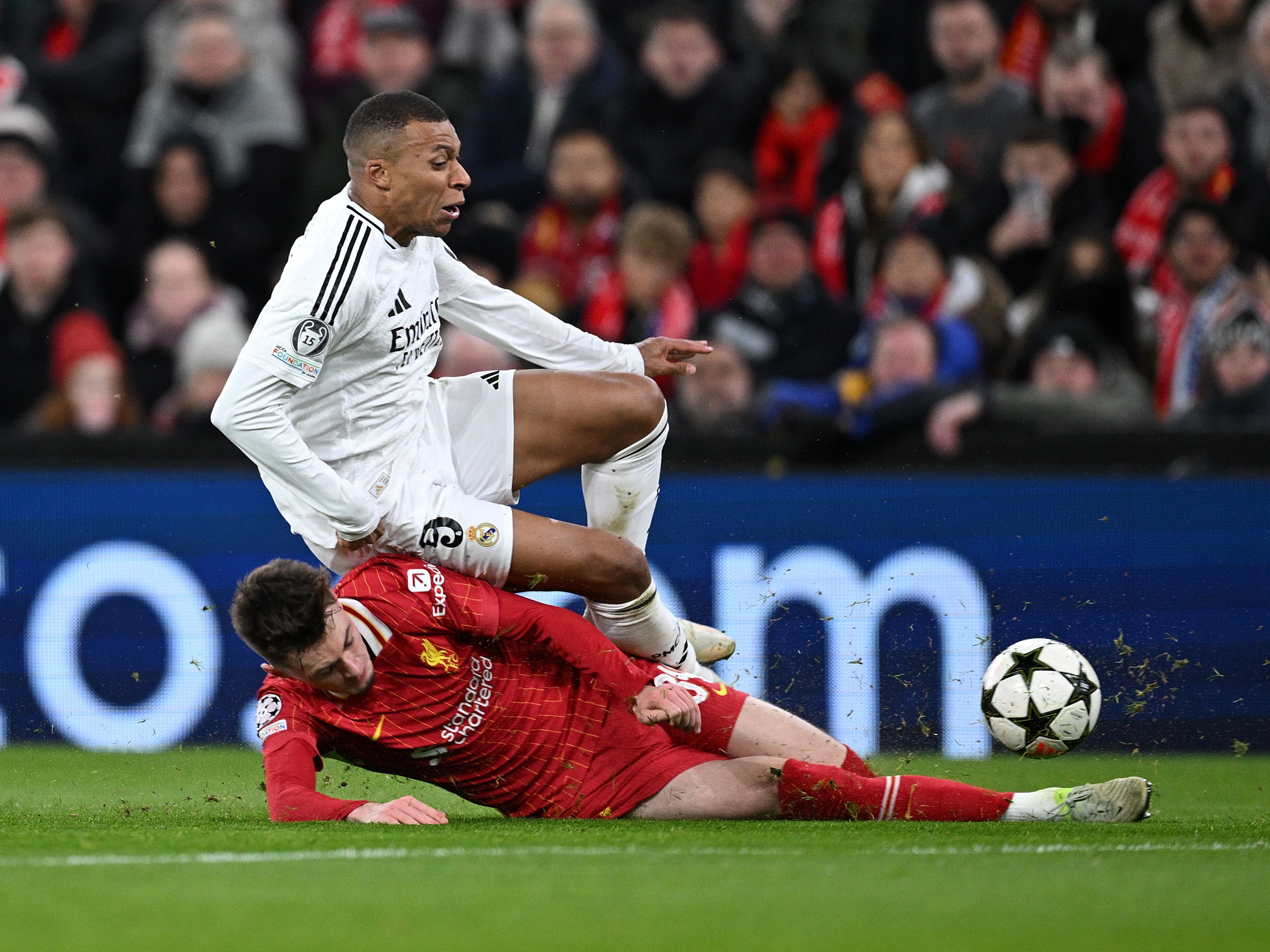 JN体育- 曼联绝杀利物浦足总杯四强晋级 