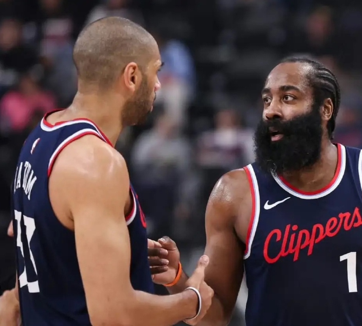 包含西亚卡姆关键节点精彩发挥，快船带队取胜！的词条