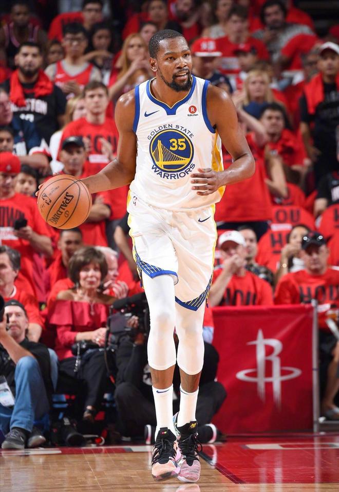 江南体育-关于杜兰特在中国队比赛中精彩发挥，回归赛场引发热议！的信息